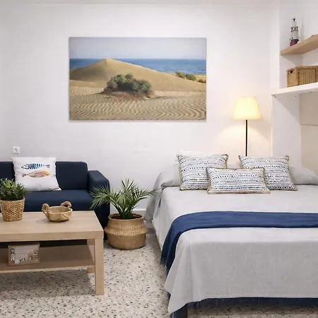 Lejlighed Naly Beach, Charming Coastal *